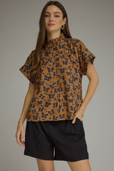 Hazel short sleeve blouse in brown