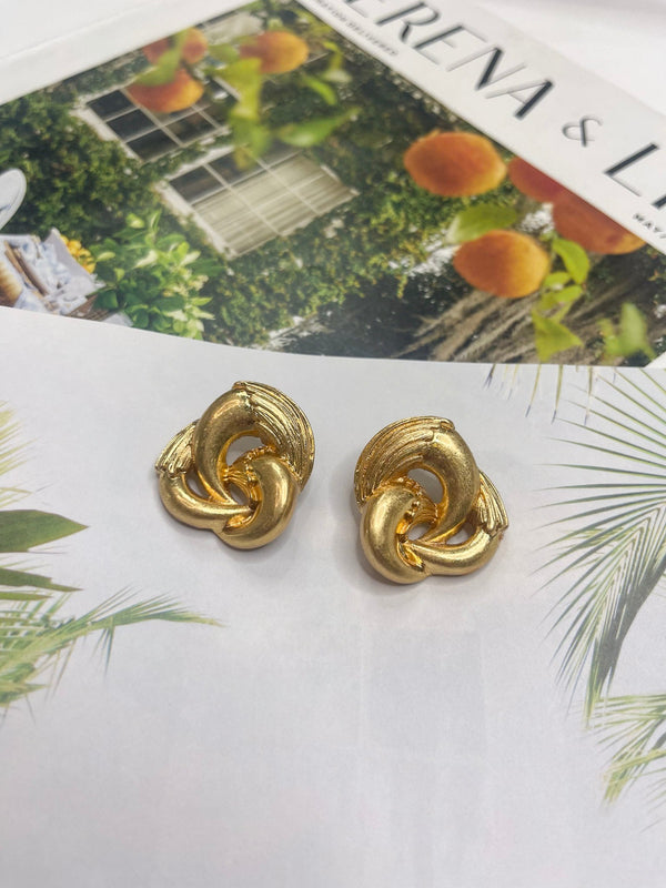 Knot of Gold Earring