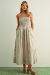 Lily dress in tan
