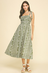 Clara dress in olive